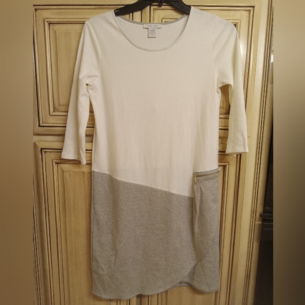 Beautiful Joan Vass Dress! Size - Medium M - Grey White